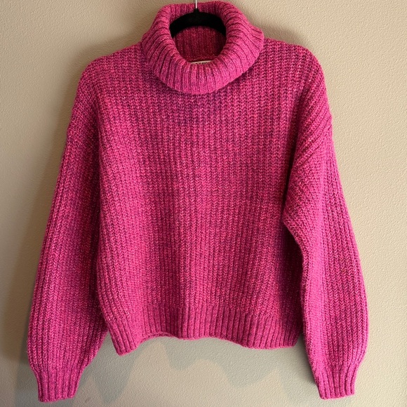 Old Navy Sweaters - Old Navy Hot Pink Turtleneck Chunky Knit Sweater